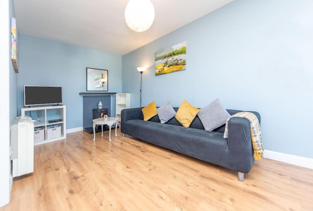 Clonbur House - Two Bedroom Village Apartment Galway Kültér fotó