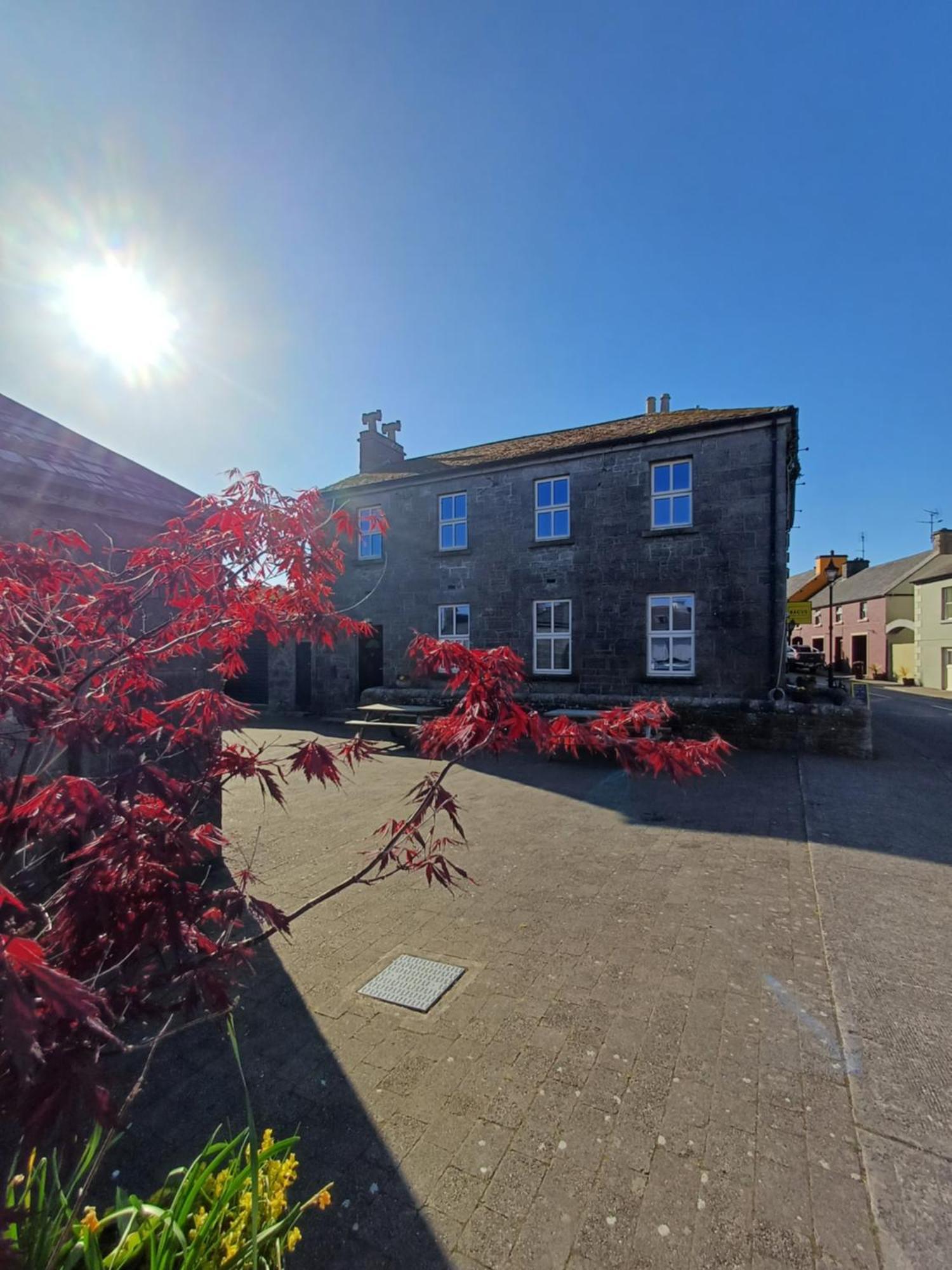 Clonbur House - Two Bedroom Village Apartment Galway Kültér fotó